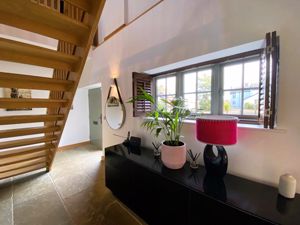 Entrance Hallway - click for photo gallery